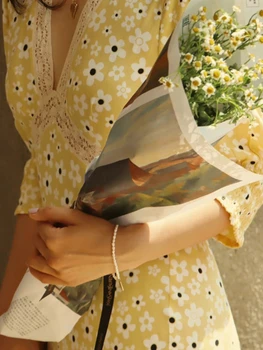 Ženy Šaty 2022 Lete Nové Svetlo Žltá Kvetina Tlače tvaru Lístkového Rukávy Mid-rukáv Čipky Ženy Bežné Strednej dĺžky Šaty